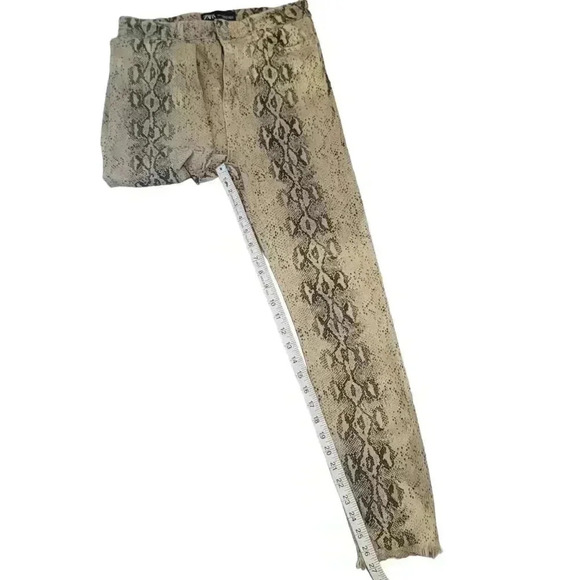 Zara Snake Skin Print High Rise High Waisted Raw Hem Skinny Jeans Size 6 - Picture 12 of 13
